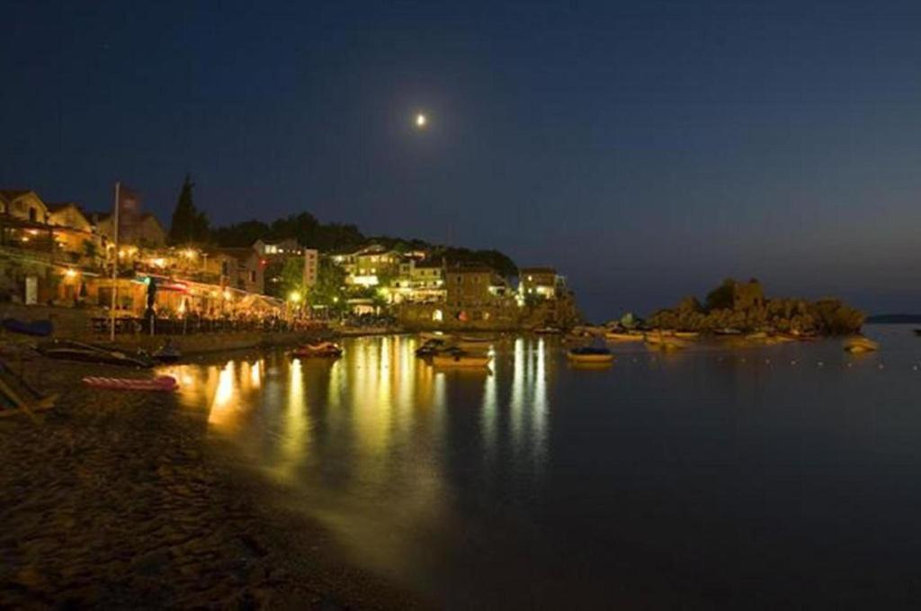 Guest House Villa Pastrovka Sveti Stefan Buitenkant foto